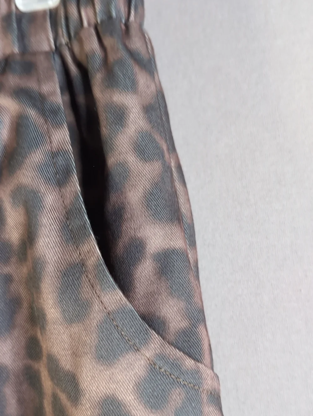Large Women's leopard-print balloon-leg pants- NWT